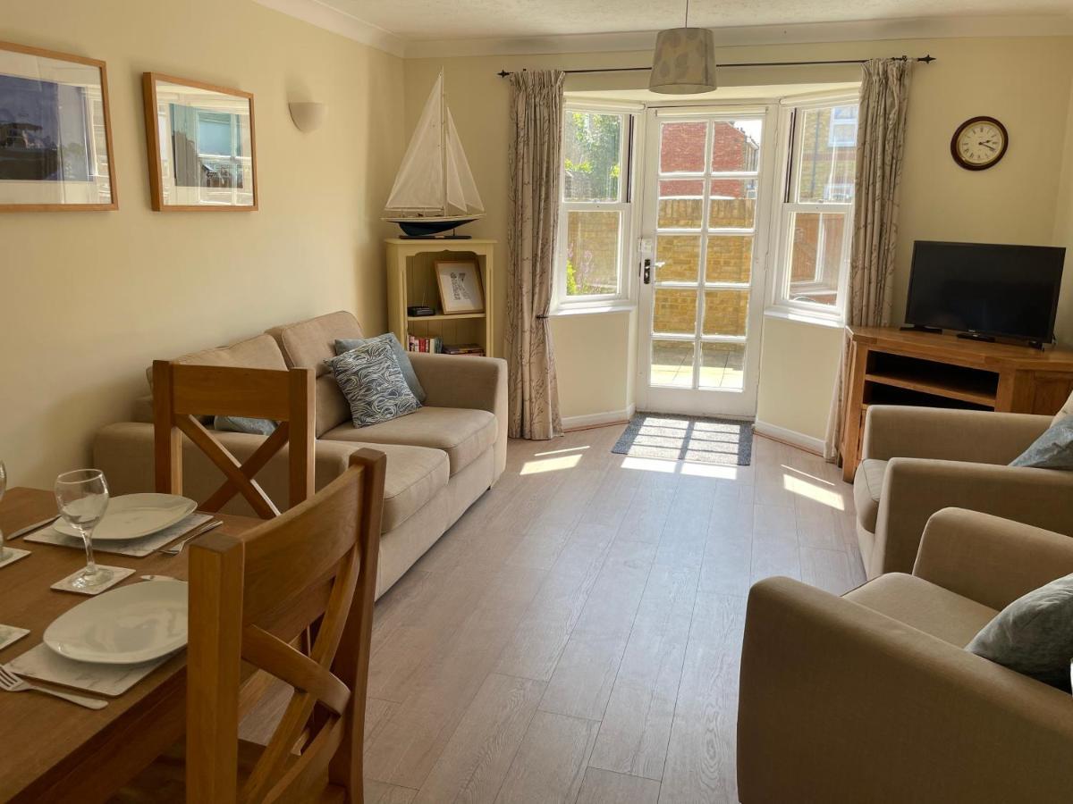 Courtyard House, With Parking And Patio Garden Villa Whitstable Bagian luar foto