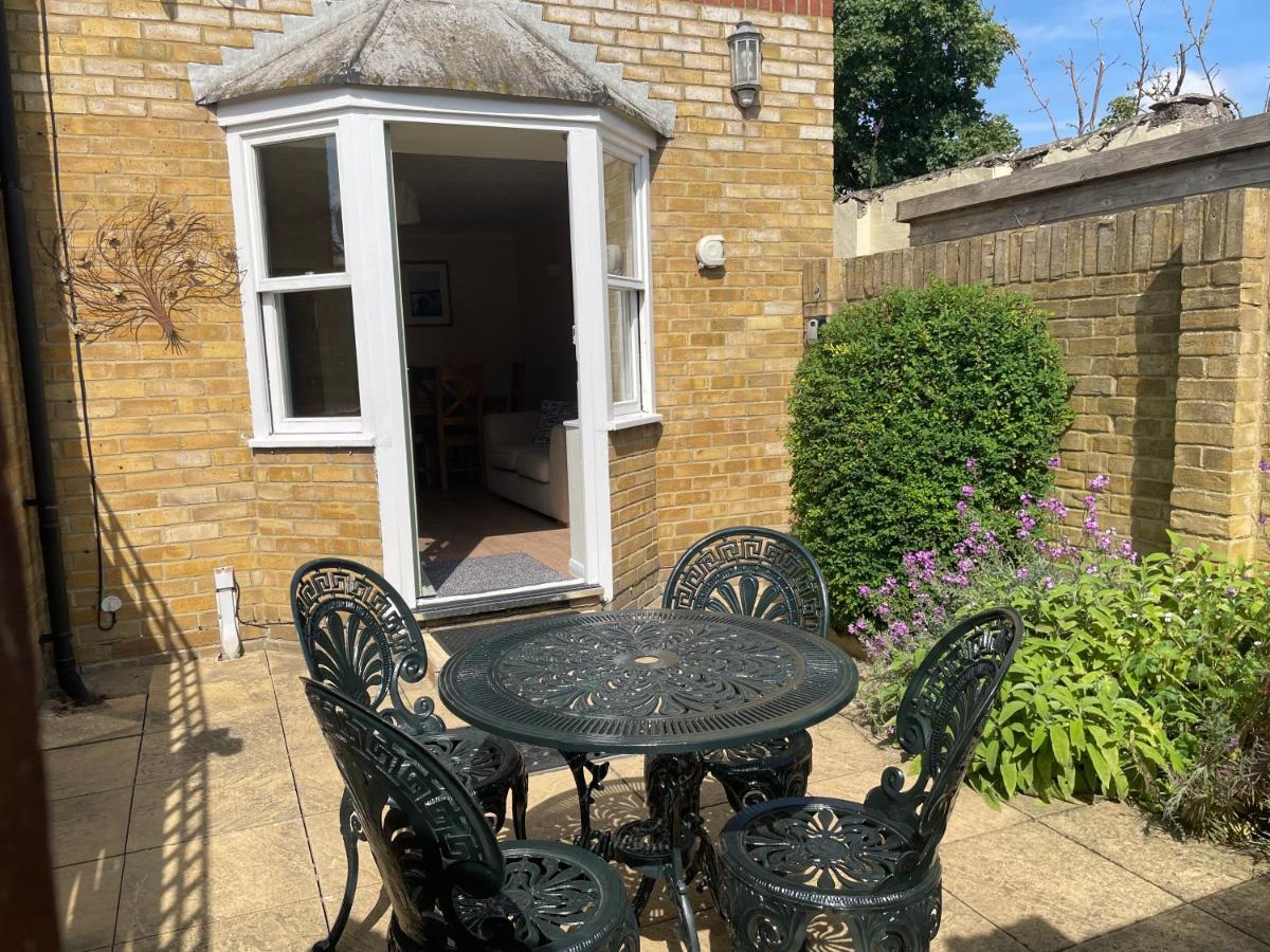 Courtyard House, With Parking And Patio Garden Villa Whitstable Bagian luar foto