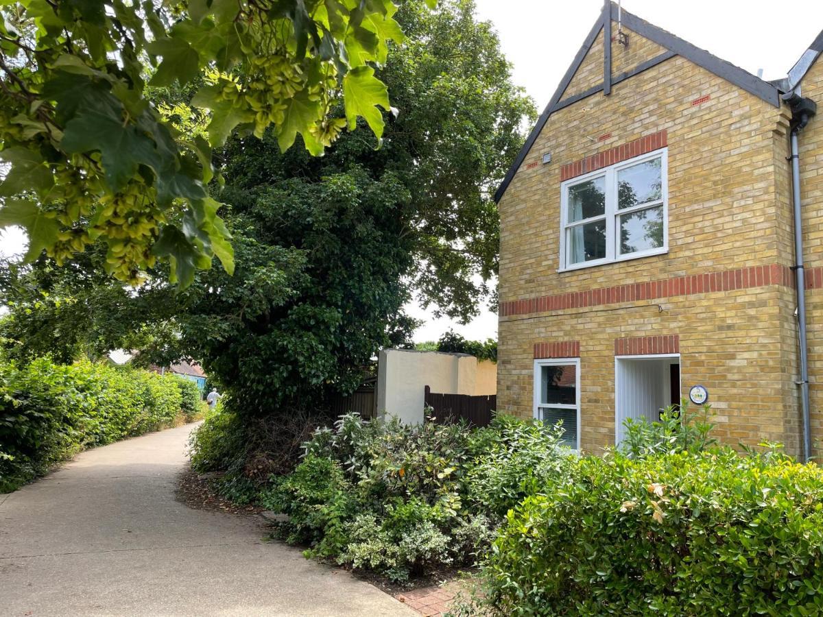 Courtyard House, With Parking And Patio Garden Villa Whitstable Bagian luar foto
